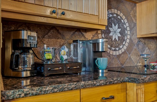 East Mesa House | Desert Mountain Views~ Pool~ Patio Bar~ All King Beds~ Near Hiking & Golf