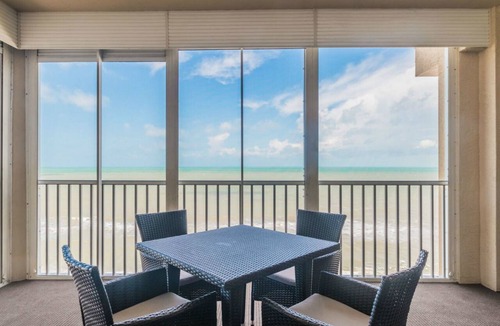 Vanderbilt Beach Condo | Directly on Vanderbilt Beach