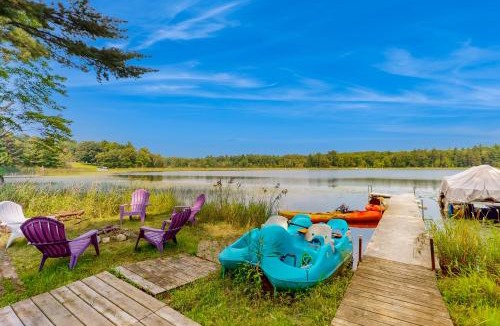 Deerwood House | Dock & Fire Pit: 'Lakeside Solitude' in Deerwood!
