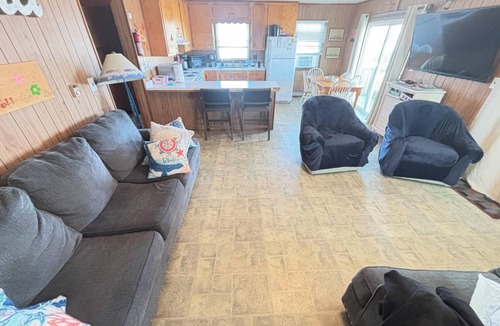 Kill Devil Hills Cottage | DOGS AND DAY DREAMS! August & September dates available