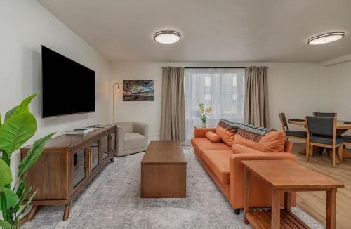 Downtown Anchorage Apartment | Downtown 1 Bedroom Flat with Views