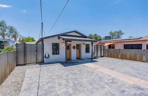 Downtown Tucson House | Downtown Bungalow -Duplex - EV Charger