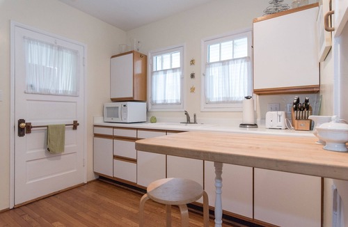 Santa Barbara Cottage | Downtown Cottage In Santa Barbara