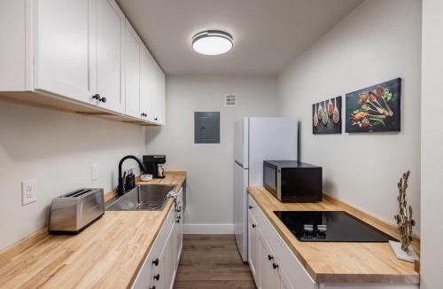 Downtown Anchorage Apartment | Downtown Nordic Studio - King Bed - Walkable