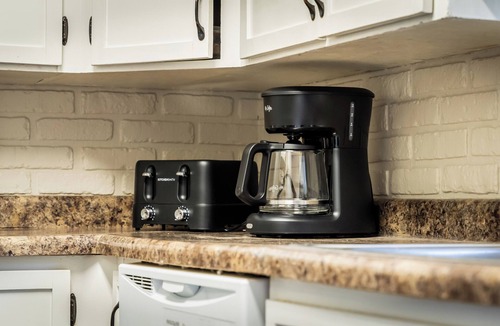 Rochester House | Downtown rambler. 2 bed, 1 bath, office & fence.