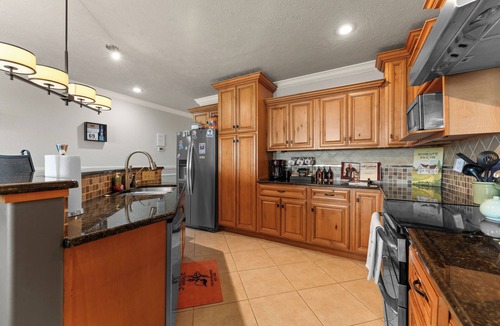 Indian Point Apartment | Dunder Mifflin Branson! Office-Themed Lake Condo