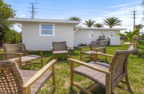 Boys Works House | Duplex-Both Units Bungalow A&B Matanzas Launch
