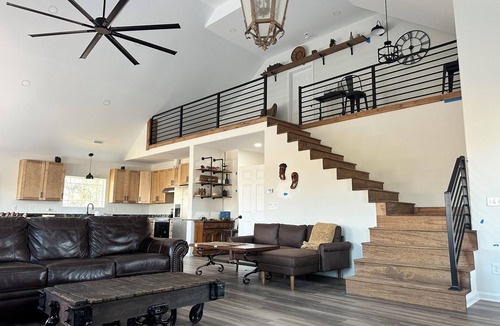 Union County House | Eagle's Nest at Mimosa Lake Retreat - 24 Acre Lakefront Property