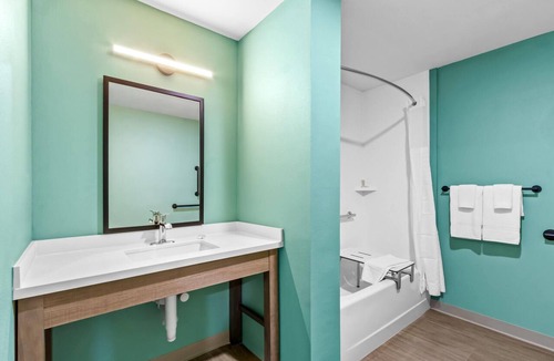 Phoenix Hotel | Echo Suites Extended Stay By Wyndham Phoenix-Peoria/Glendale
