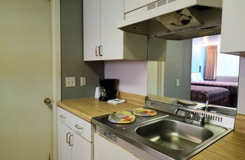 Mena Hotel | Econo Lodge Mena near QueenWilhelmina State Park