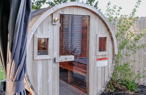 Egg Harbor House | Egg Harbor Escape | Hot Tub | Cedar Sauna | Privacy