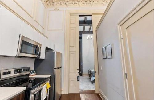 Center City West Apartment | Elegant Victorian Centre City 1 BR Apartment