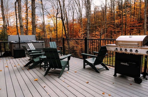 Waitsfield House | Ellen’s Edge~ Game Room~Home Theater~Hot Tub~Home Gym
