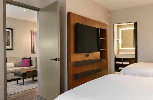 Berkeley Heights Hotel | Enjoy 2 Comfortable Units with Onsite Pool and Pets Allowed