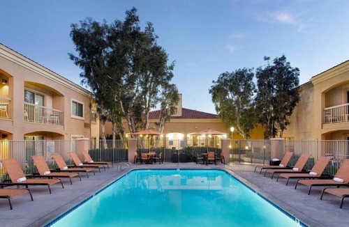 Camarillo Hotel | Enjoy a Hassle-Free Stay! Pet-Friendly, Close to Camarillo Ranch House