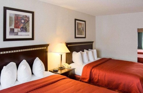 Coon Rapids House | Enjoy a Restful Stay with Family! Free Breakfast