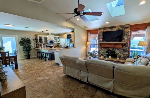 North Mountain House | Exceptional! Remodeled 3Bd/2Ba with GIANT Private Pool and Covered Patio