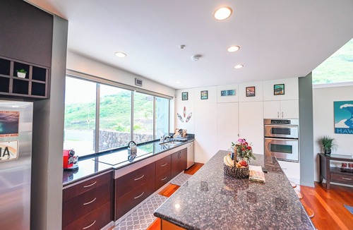 Kamehame Ridge House | Executive Balinese Vacation Home in Hawaii Kai