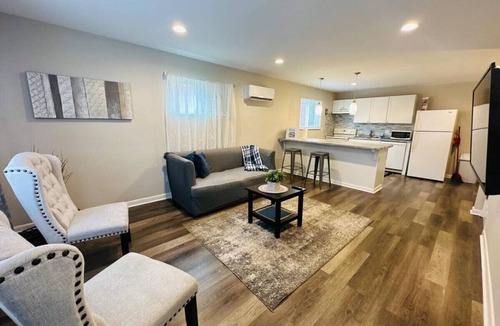 Reading Apartment | Executive Furnished 2BR Near Blue Ash & Downtown Cincinnati