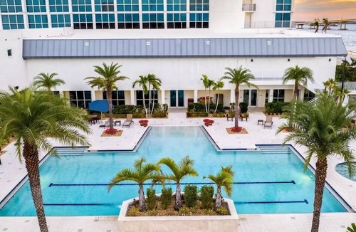 Fort Myers River District Apartment | Executive King Suite City View | Downtown Ft Myers