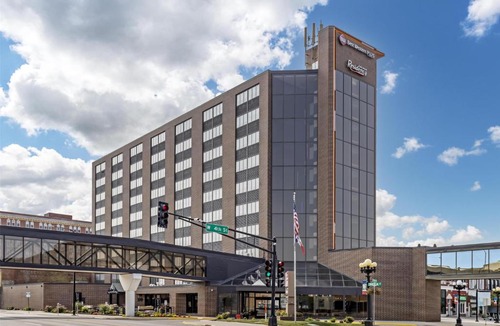 Waterloo Hotel | Executive Residency by Best Western Waterloo & Cedar Falls