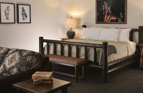 Broken Arrow Hotel | Expanded King Bunk Bed, Stoney Creek Tulsa, Room for All! | 2 Units