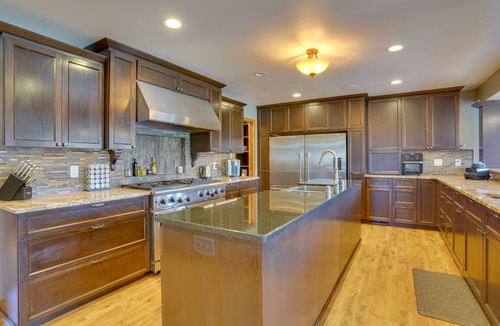 Shakopee House | Expansive Retreat on 5 Acres in Shakopee!