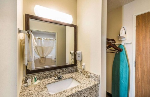 Eldridge House | Experience dependable, friendly service for a great value