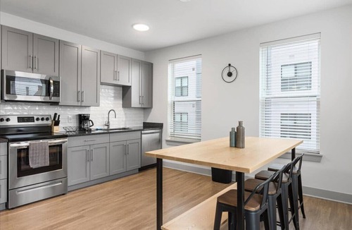 East Walnut HIlls Apartment | Explore Cincinnati’s Best from a Chic Condo
