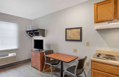 Springfield Hotel | Extended Stay America Select Suites - Springfield - South - Battlefield