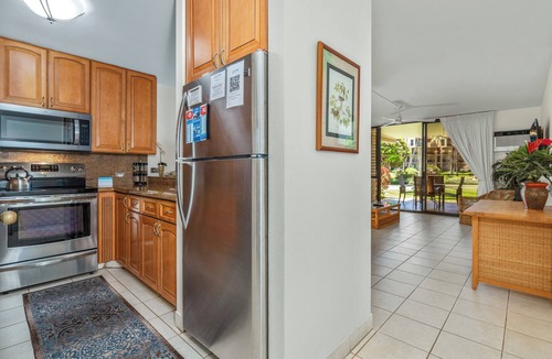 Kihei Condo | Faces Kamaole Beach Park 3, Ground Floor, Large Lanai, partial Ocean View