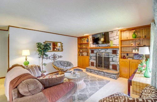 Fairfield Bay House | Fairfield Bay Getaway < 10 Mi to Boating & Hiking