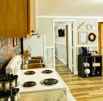 Bessemer Apartment | Fall Getaway