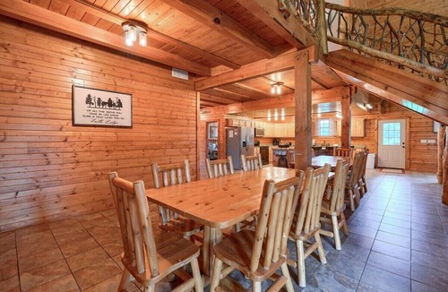 Rockbridge Cabin | Falls Lodge | Hocking Hills, 7BR Estate, Pool