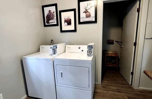 Bear Creek Cabin | Fantastic Cabin Next to Wonderful Hiking Trails in Seward, Alaska
