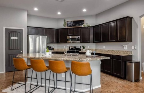 Cobblefield House | FAVORITE Desert Retreat, minutes to STATE FARM STADIUM & DOGERS Spring Training