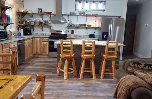 Finlayson House | Finlayson log cabin on 10 acres