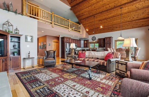 Merrifield Cabin | Fireplace, Pool Table, 8 Beds, Family Fun
