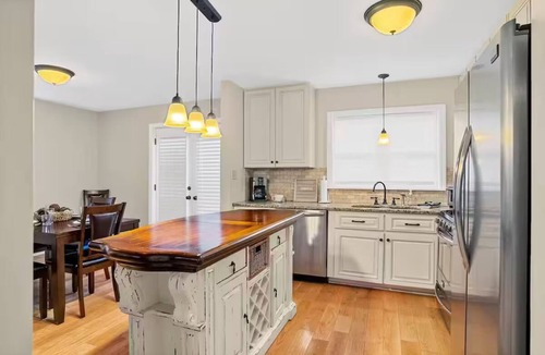 Bowling Green Condo | First Class Comfort 3BD & 2BA in Bowling Green