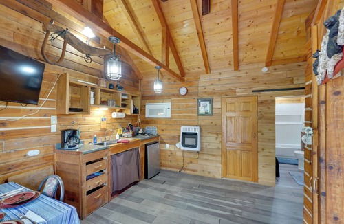 Ridgeway Cabin | Fish, Hike & Explore: Lakefront Cabin in Soldotna