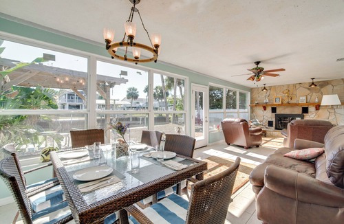 Crystal River Cottage | Fish, Paddle & Explore: Crystal River Gem w/Dock