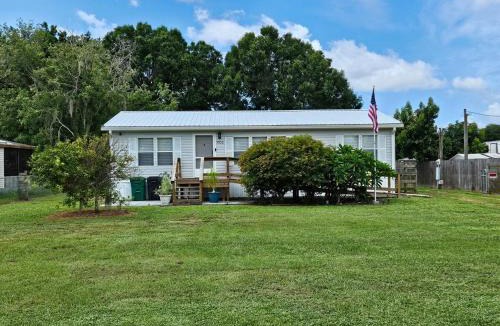 Taylor Creek House | Fisherman's Hideaway! Home on canal in Okeechobee!