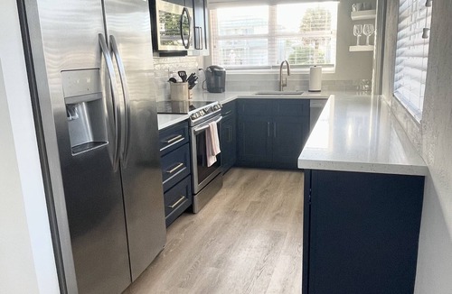 Englewood House | FLASH SALE - just steps to beach. 2BR/1BA.Dogs welcome! Perfect ratings.
