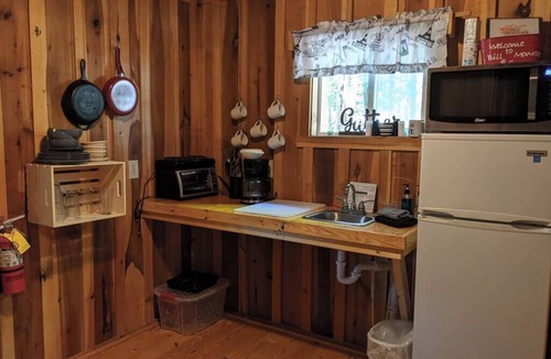 Helmsburg Cabin | "Flatts" Deluxe Camping Cabin #6 | Pet Friendly