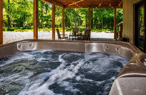 Briar Crest Woods House | Forest Pine Chalet | Hot Tub, Game Room, Sleeps 16
