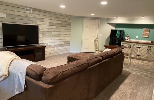 Burley House | Fully equipped house nestled in old growth trees with miles of beaches/trails