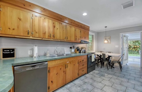 St. Augustine Cottage | Fun Backyard, Close to Downtown, Quiet Neighborhood