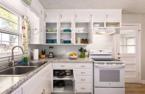 Lee's Summit House | Fun!Convenient Sleeps 10!Walk to FanFest Shuttle