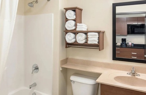 Sioux Falls Hotel | Functional 2-Unit w/Cooking Features Ideal for Long Trips in Washington Pavilio