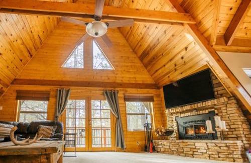 Happy Jack House | Furnished Deck + Fire Pit: Happy Jack Cabin